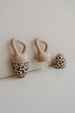 Charger l&#39;image dans la galerie, TÉTINE GRIGNOTEUSE
